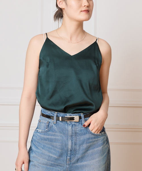 IENA LA BOUCLE(イエナラブークル)の「IENA LA BOUCLE ウォッシャブルシルクMIXキャミソール(キャミソール・レディース・グリーン/カーキ・FREE)」の2枚目の写真