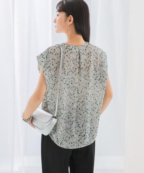 URBAN RESEARCH ROSSO WOMEN（アーバンリサーチ　ロッソ）の「フラワープリントブラウス（シャツ/ブラウス・レディース・ベージュ系その他/ブラック/オフホワイト・FREE）」の13枚目の写真