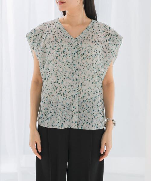 URBAN RESEARCH ROSSO WOMEN（アーバンリサーチ　ロッソ）の「フラワープリントブラウス（シャツ/ブラウス・レディース・ベージュ系その他/ブラック/オフホワイト・FREE）」の15枚目の写真