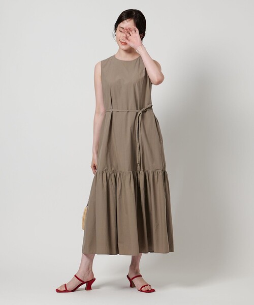 UNITED ARROWS（ユナイテッドアローズ）の「ティアード マキシ ワンピース（ワンピース・レディース・モカ/ロイヤルブルー/ブラック・36/38）」の6枚目の写真