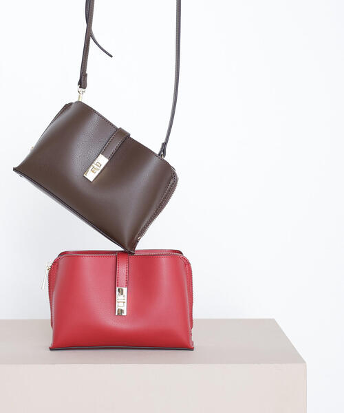 NATURAL BEAUTY BASIC（ナチュラルビューティーベーシック）の「◇【Oggi掲載】ライトウォレットショルダーバッグ（ショルダーバッグ・レディース・ダークブラウン/ブラック/イエロー/レッド・ﾌﾘ-）」の11枚目の写真