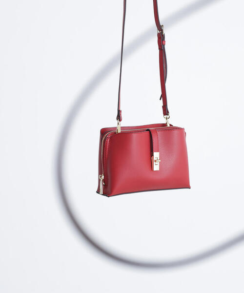 NATURAL BEAUTY BASIC（ナチュラルビューティーベーシック）の「◇【Oggi掲載】ライトウォレットショルダーバッグ（ショルダーバッグ・レディース・ダークブラウン/ブラック/イエロー/レッド・ﾌﾘ-）」の4枚目の写真