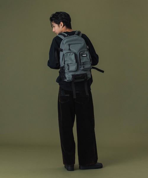 XLARGE（エクストララージ）の「UTILITY DOUBLE POCKET BACKPACK（バックパック/リュック・メンズ・ブラック/グレー・ONE SIZE）」の12枚目の写真