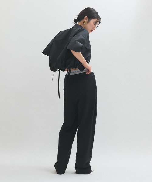ADAM ET ROPE'(アダムエロペ)の「【逸品】・【サステナブル】クロップドギャザリングシャツ(シャツ/ブラウス・レディース・ホワイト/ブラック/ブルー系その他6・FREE)」の9枚目の写真