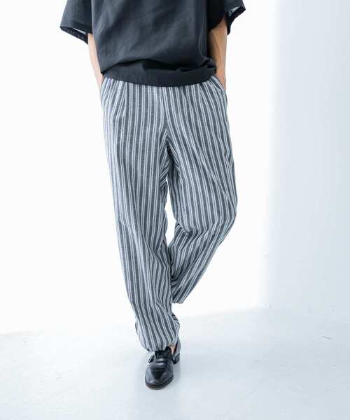 URBAN RESEARCH(アーバンリサーチ)の「ストライプイージーパンツ(その他パンツ・メンズ・ブラック/ブラウン系その他・MEDIUM/LARGE)」の4枚目の写真