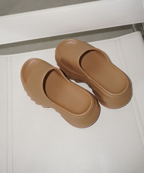 chuclla（チュクラ）の「ウェーブソール 厚底サンダル chs25s009（サンダル・レディース・サンドベージュ/ブラック・L/M/S）」の16枚目の写真