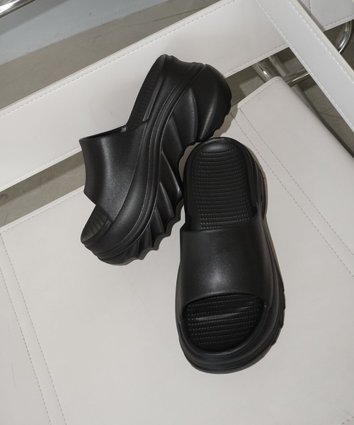 chuclla（チュクラ）の「ウェーブソール 厚底サンダル chs25s009（サンダル・レディース・サンドベージュ/ブラック・L/M/S）」の17枚目の写真