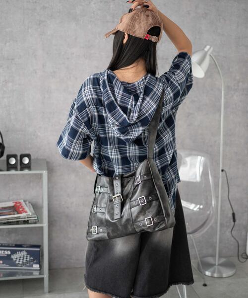 WEGO（ウィゴー）の「WEGO/ベルトデザインBIGショルダー（ショルダーバッグ・レディース・ブラウン/ブラック・FREE）」の3枚目の写真