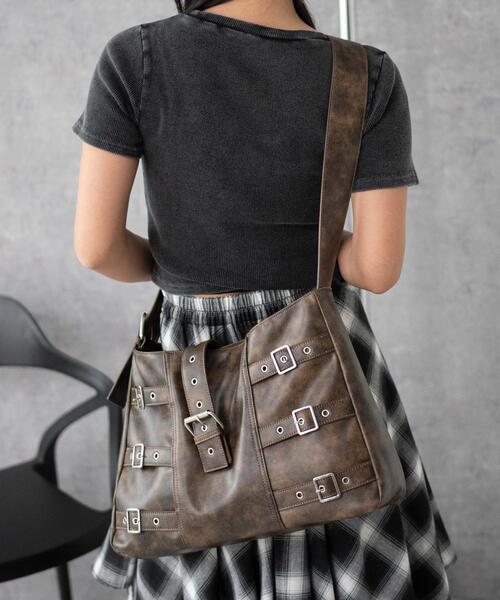 WEGO（ウィゴー）の「WEGO/ベルトデザインBIGショルダー（ショルダーバッグ・レディース・ブラウン/ブラック・FREE）」の13枚目の写真