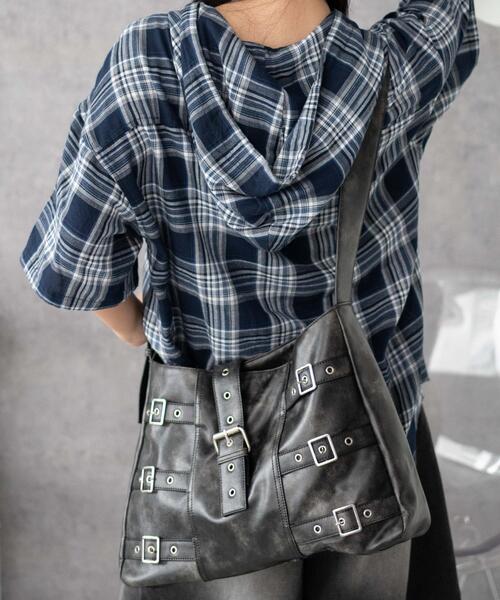 WEGO（ウィゴー）の「WEGO/ベルトデザインBIGショルダー（ショルダーバッグ・レディース・ブラウン/ブラック・FREE）」の8枚目の写真