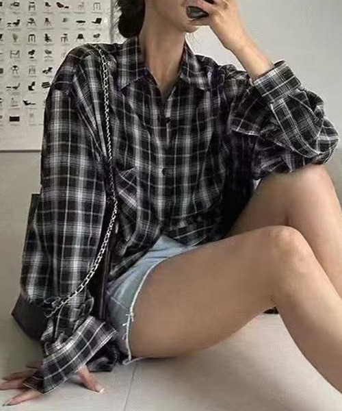 Lace Ladies(レースレディース)の「チェック柄 オーバーサイズ 長袖 ロング シャツ(シャツ/ブラウス・レディース・ホワイト/ブラック/モカ・FREE)」の4枚目の写真