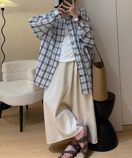 Lace Ladies(レースレディース)の「チェック柄 オーバーサイズ 長袖 ロング シャツ(シャツ/ブラウス・レディース・ホワイト/ブラック/モカ・FREE)」の7枚目の写真