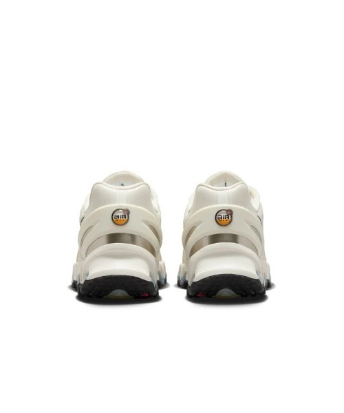 NIKE(ナイキ)の「NIKE Wmns Air Max Dn8(ナイキ ウィメンズ エア マックス DN8)(スニーカー・レディース・ブラック系/グレー系/ホワイト系・23cm/23.5cm/24cm/24.5cm/25cm)」の11枚目の写真