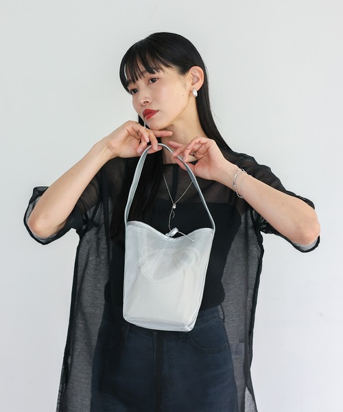 VitaFelice（ヴィータフェリーチェ）の「巾着ポーチ付きチュールメッシュミニバッグ（ハンドバッグ・レディース・ブラック/シルバー・FREE）」の8枚目の写真