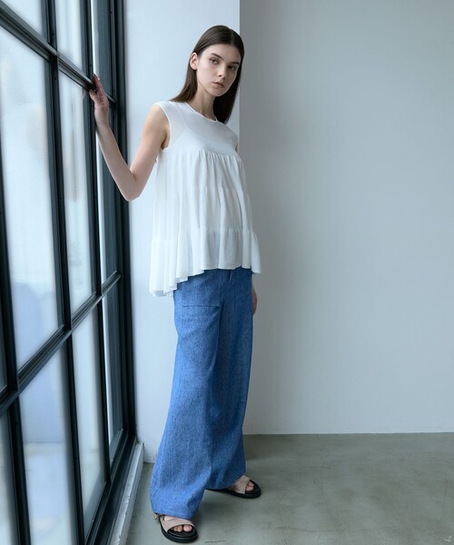 EPOCA（エポカ）の「コットンファイン ノースリーブニットプルオーバー（Tシャツ/カットソー・レディース・オフホワイト/ブルー系その他4/ブラック・40）」の4枚目の写真