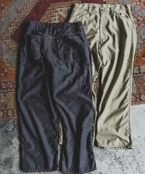 BEAMS PLUS(ビームスプラス)の「ユニフォーム サージ ピンストライプ ペインターパンツ(その他パンツ・メンズ・カーキ/グレー・S/XL/L/M)」の1枚目の写真