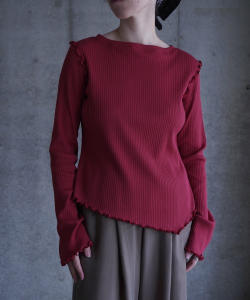 k3&co.（ケイスリーアンドコー）の「Thumbhole ribbed top（Tシャツ/カットソー・レディース・レッド/ブラック/セージグリーン・ONE SIZE）」の3枚目の写真