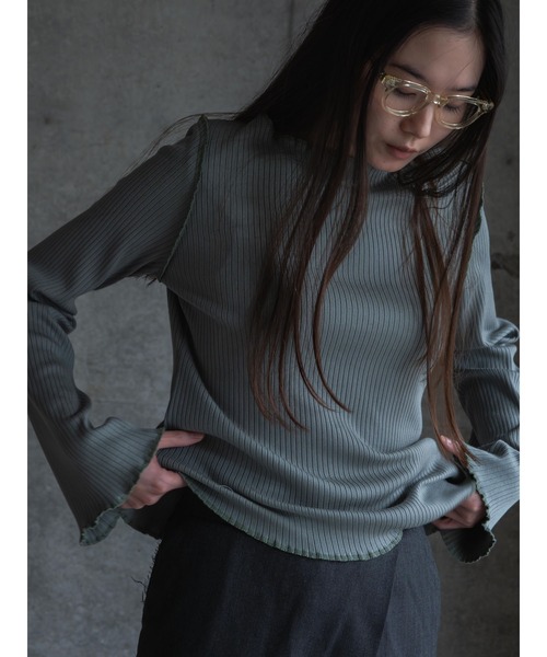 k3&co.（ケイスリーアンドコー）の「Thumbhole ribbed top（Tシャツ/カットソー・レディース・レッド/ブラック/セージグリーン・ONE SIZE）」の12枚目の写真