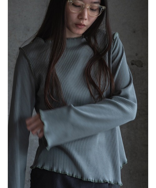 k3&co.（ケイスリーアンドコー）の「Thumbhole ribbed top（Tシャツ/カットソー・レディース・レッド/ブラック/セージグリーン・ONE SIZE）」の13枚目の写真