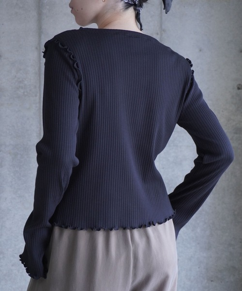 k3&co.（ケイスリーアンドコー）の「Thumbhole ribbed top（Tシャツ/カットソー・レディース・レッド/ブラック/セージグリーン・ONE SIZE）」の5枚目の写真