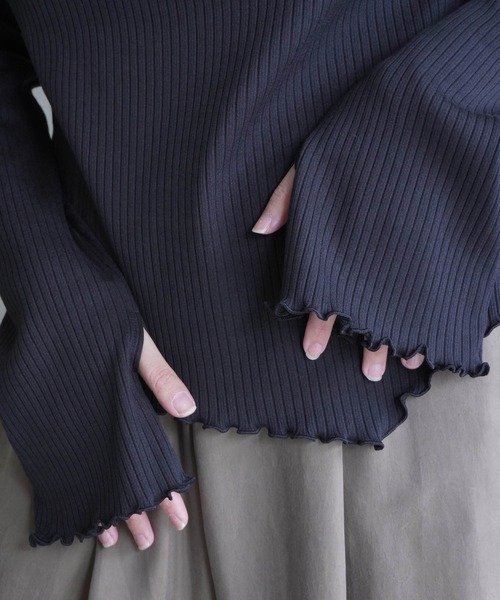 k3&co.（ケイスリーアンドコー）の「Thumbhole ribbed top（Tシャツ/カットソー・レディース・レッド/ブラック/セージグリーン・ONE SIZE）」の10枚目の写真