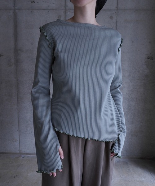 k3&co.（ケイスリーアンドコー）の「Thumbhole ribbed top（Tシャツ/カットソー・レディース・レッド/ブラック/セージグリーン・ONE SIZE）」の20枚目の写真