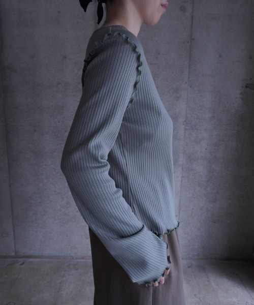 k3&co.（ケイスリーアンドコー）の「Thumbhole ribbed top（Tシャツ/カットソー・レディース・レッド/ブラック/セージグリーン・ONE SIZE）」の18枚目の写真