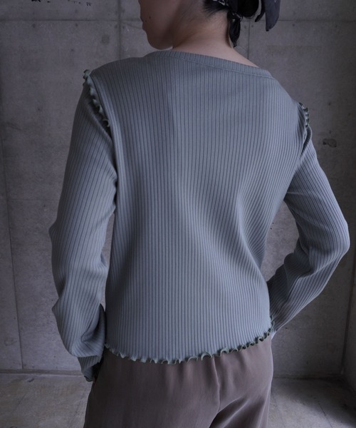 k3&co.（ケイスリーアンドコー）の「Thumbhole ribbed top（Tシャツ/カットソー・レディース・レッド/ブラック/セージグリーン・ONE SIZE）」の19枚目の写真