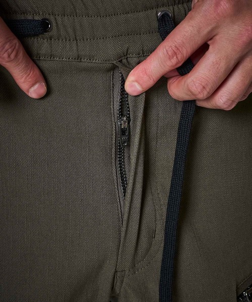 TETE HOMME（テットオム）の「【WEB限定】 STRETCH CARGO PANTS / ストレッチカーゴパンツ（カーゴパンツ・メンズ・ブラック/カーキ/カーキオリーブ・MEDIUM/LARGE/X-LARGE）」の17枚目の写真