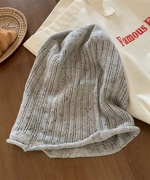 BARELY BLUE（ベアリーブルー）の「【 BARELY BLUE / ベアリーブルー 】 スロームード ニットビーニー（ショルダーバッグ・レディース・アイボリー/グレー/ブラウン/ダークグレー・FREE）」の3枚目の写真