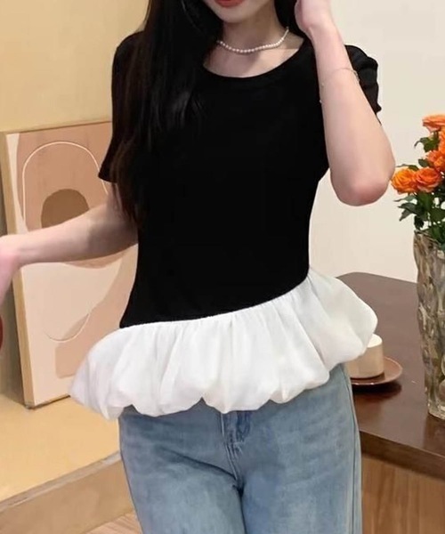 Nyu(ニュウ)の「バイカラー裾フリル半袖Tシャツ(Tシャツ/カットソー・レディース・ブラック・FREE)」の7枚目の写真