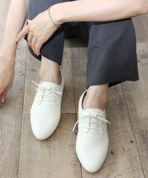 Fin（フィン）の「レースアップシューズ【低反発スポンジ入り】（ドレスシューズ・レディース・ブラック/ブラック系その他/アイボリー・24cm/23.5cm/23cm/22.5cm/25cm/24.5cm）」の9枚目の写真