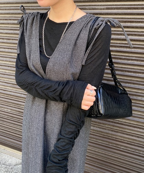 ECLAM(クラム)の「ベルト付きヘリンボーンジャンパースカート(ジャンパースカート・レディース・チャコール・M/PM)」の11枚目の写真