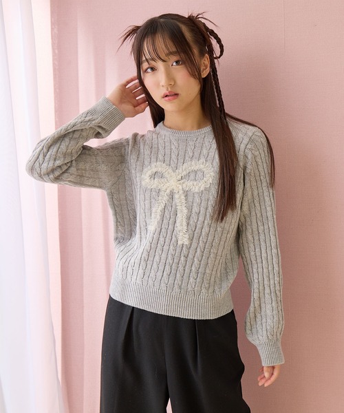 Amourire girl（アムリールガール）の「リボンチュールニットプルオーバー（ニット/セーター・キッズ・オフホワイト/グレー・150cm/140cm/160cm/130cm）」の8枚目の写真