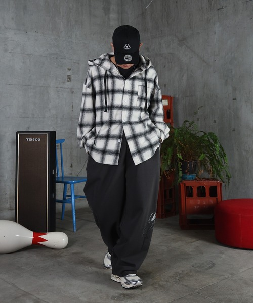 ILL'S（イルズ）の「メタルプリント トライバルワイドスウェットパンツ メンズ レディース ユニセックス（スウェットパンツ・メンズ・アイボリー/チャコールグレー・L/M）」の8枚目の写真