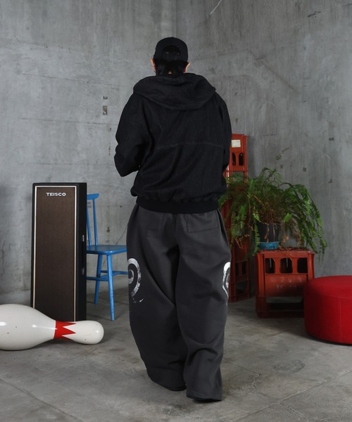 ILL'S（イルズ）の「メタルプリント トライバルワイドスウェットパンツ メンズ レディース ユニセックス（スウェットパンツ・メンズ・アイボリー/チャコールグレー・L/M）」の18枚目の写真