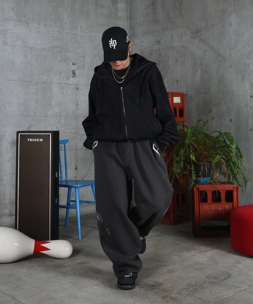 ILL'S（イルズ）の「メタルプリント トライバルワイドスウェットパンツ メンズ レディース ユニセックス（スウェットパンツ・メンズ・アイボリー/チャコールグレー・L/M）」の14枚目の写真