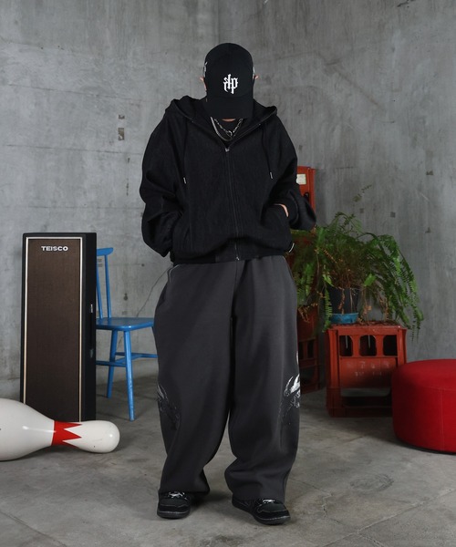 ILL'S（イルズ）の「メタルプリント トライバルワイドスウェットパンツ メンズ レディース ユニセックス（スウェットパンツ・メンズ・アイボリー/チャコールグレー・L/M）」の16枚目の写真