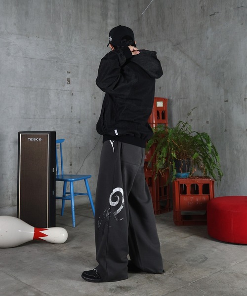 ILL'S（イルズ）の「メタルプリント トライバルワイドスウェットパンツ メンズ レディース ユニセックス（スウェットパンツ・メンズ・アイボリー/チャコールグレー・L/M）」の17枚目の写真