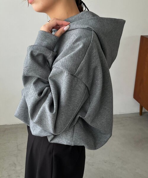 CAPRICIEUX LE'MAGE（カプリシューレマージュ）の「バルーンフーディ（Tシャツ/カットソー・レディース・グレー/ベージュ/ブラウン・FREE）」の7枚目の写真