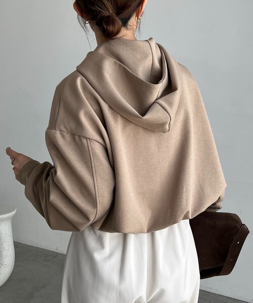 CAPRICIEUX LE'MAGE（カプリシューレマージュ）の「バルーンフーディ（Tシャツ/カットソー・レディース・グレー/ベージュ/ブラウン・FREE）」の4枚目の写真