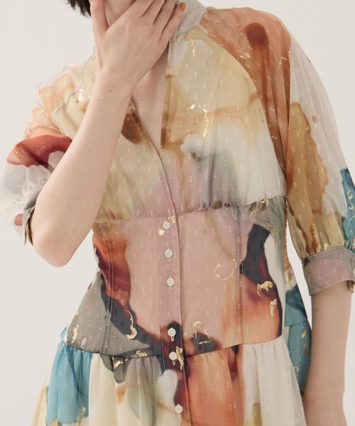 Ameri（アメリ）の「【AMERI/アメリ】《STUDIOUS別注》Art Organdy Dress/アートオーガンジードレス/ワンピース/秋服（ワンピース・レディース・ベージュ・M/S）」の10枚目の写真