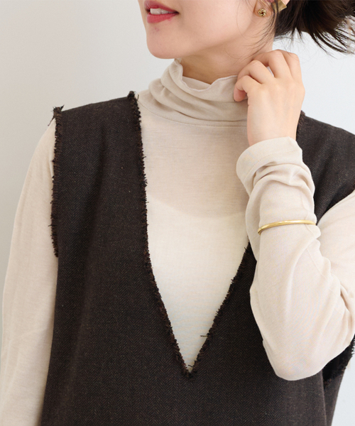 JOURNAL STANDARD relume（ジャーナルスタンダード　レリューム）の「シアータートルプルオーバー（Tシャツ/カットソー・レディース・ブラック/アイボリー/ベージュ・FREE）」の2枚目の写真