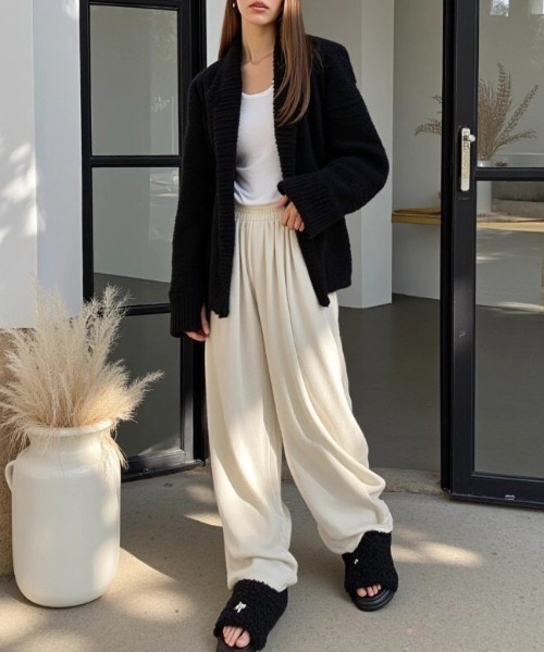 cammie(キャミー)の「コーデュロイゆったりパンツ(その他パンツ・レディース・オフホワイト/ブラック/ブラウン・M/L)」の1枚目の写真