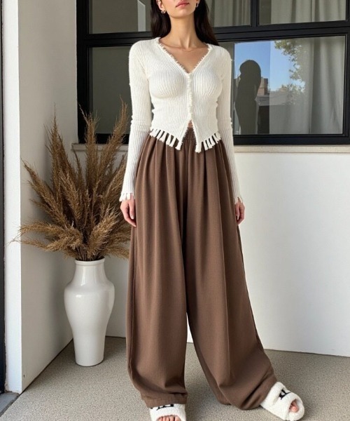 cammie(キャミー)の「コーデュロイゆったりパンツ(その他パンツ・レディース・オフホワイト/ブラック/ブラウン・M/L)」の12枚目の写真