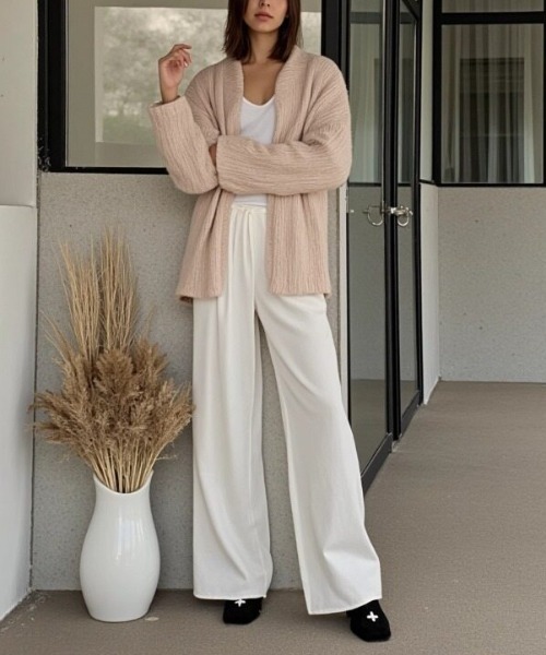 cammie(キャミー)の「コーデュロイゆったりパンツ(その他パンツ・レディース・オフホワイト/ブラック/ブラウン・M/L)」の14枚目の写真