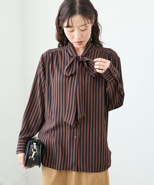 le.coeur blanc（ルクールブラン）の「ストライプボウタイブラウス（シャツ/ブラウス・レディース・ブルー系その他4/ホワイト系その他/ブラウン系その他2・38）」の7枚目の写真