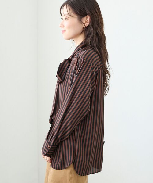 le.coeur blanc（ルクールブラン）の「ストライプボウタイブラウス（シャツ/ブラウス・レディース・ブルー系その他4/ホワイト系その他/ブラウン系その他2・38）」の8枚目の写真