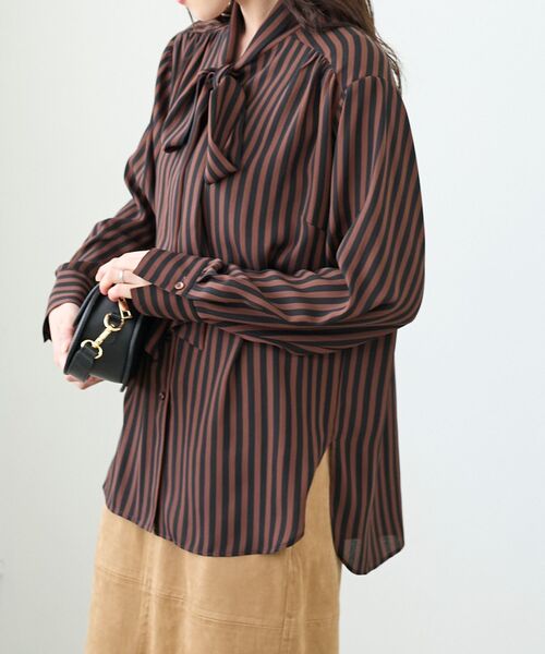 le.coeur blanc（ルクールブラン）の「ストライプボウタイブラウス（シャツ/ブラウス・レディース・ブルー系その他4/ホワイト系その他/ブラウン系その他2・38）」の9枚目の写真