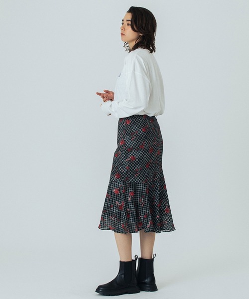 ROSE BUD(ローズバッド)の「(CREOLME)DOG GRAPHIC L/S TEE(Tシャツ/カットソー・レディース・ホワイト/アッシュ/ベージュ・ONE SIZE)」の6枚目の写真